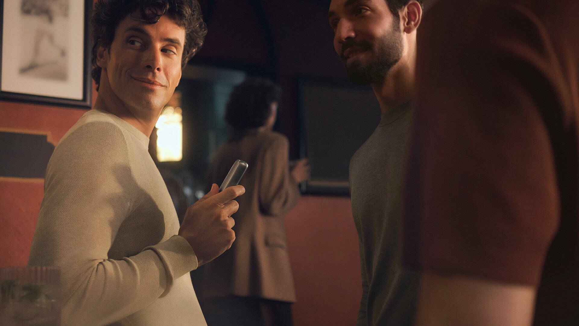 Czy zapach z podgrzewacza tytoniu utrzymuje się w pomieszczeniach?