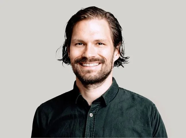 Freundlicher Schweizer Sexualtherapeut Stumm