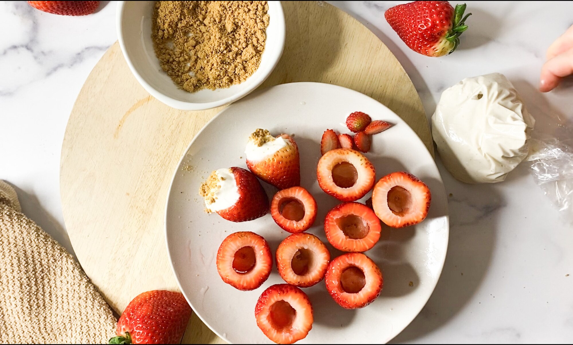 Paleo Cheesecake-Stuffed Strawberries (GF, DF, Vegan)