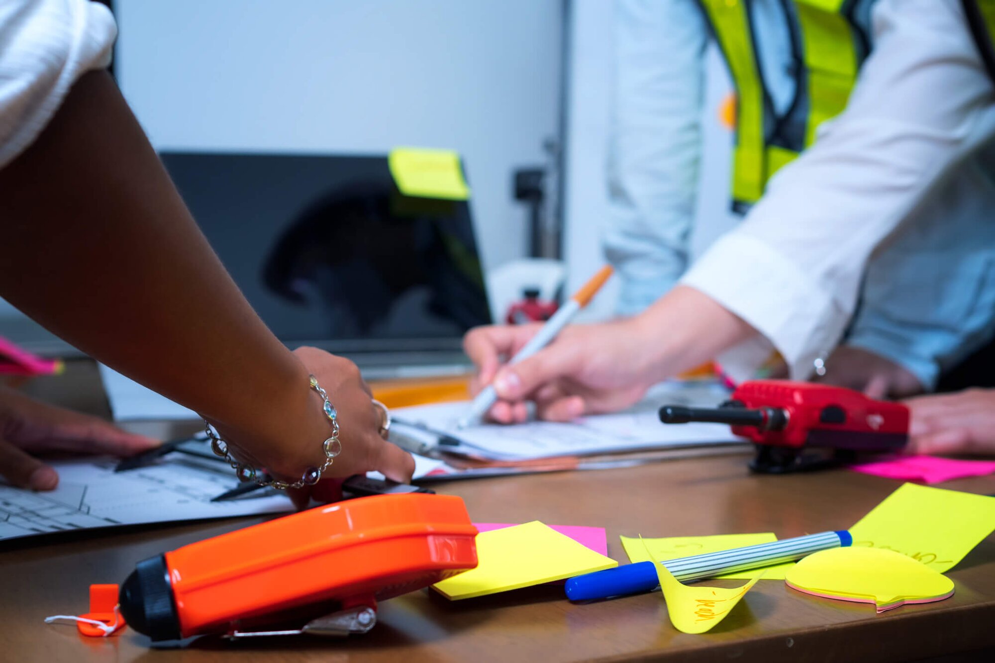 when-knowledge-walks-out_image