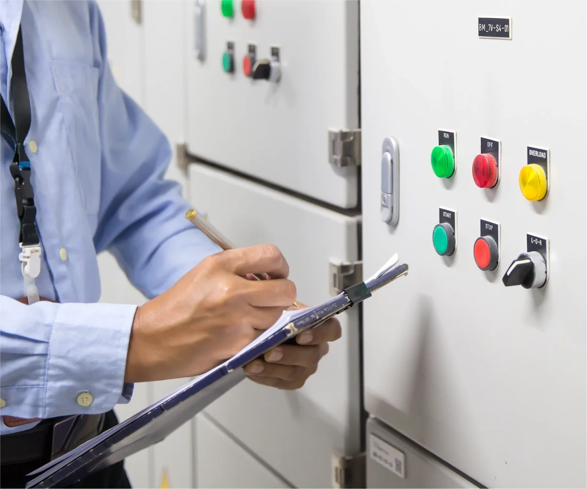 A Complete Guide to Air Circuit Breaker Maintenance and Troubleshooting