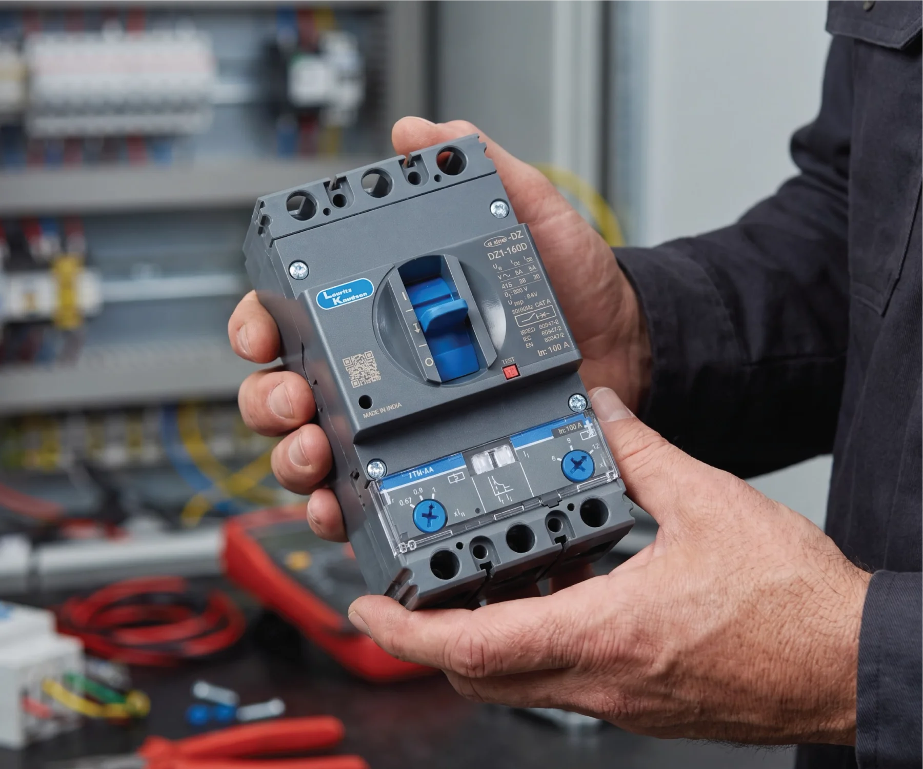 What Type of MCCBs are Right for Solar Applications 