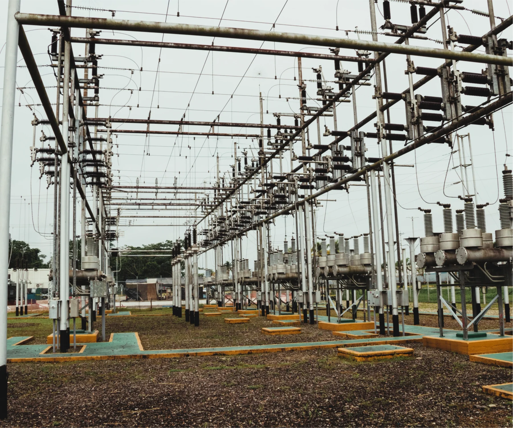 Capacitor Switching - A comparative study of switching methods