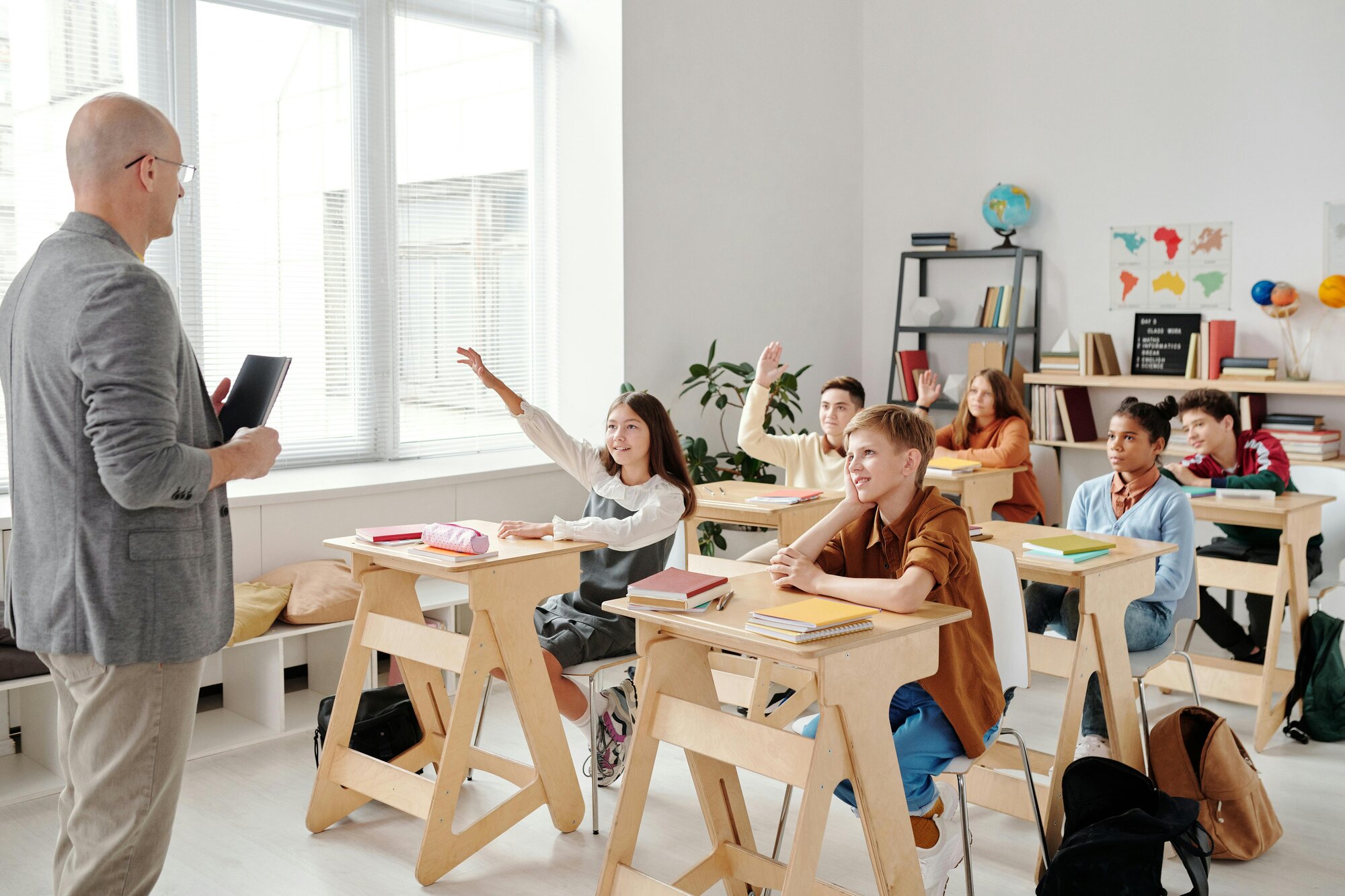 Retention Employee Rewards Guide for 2025