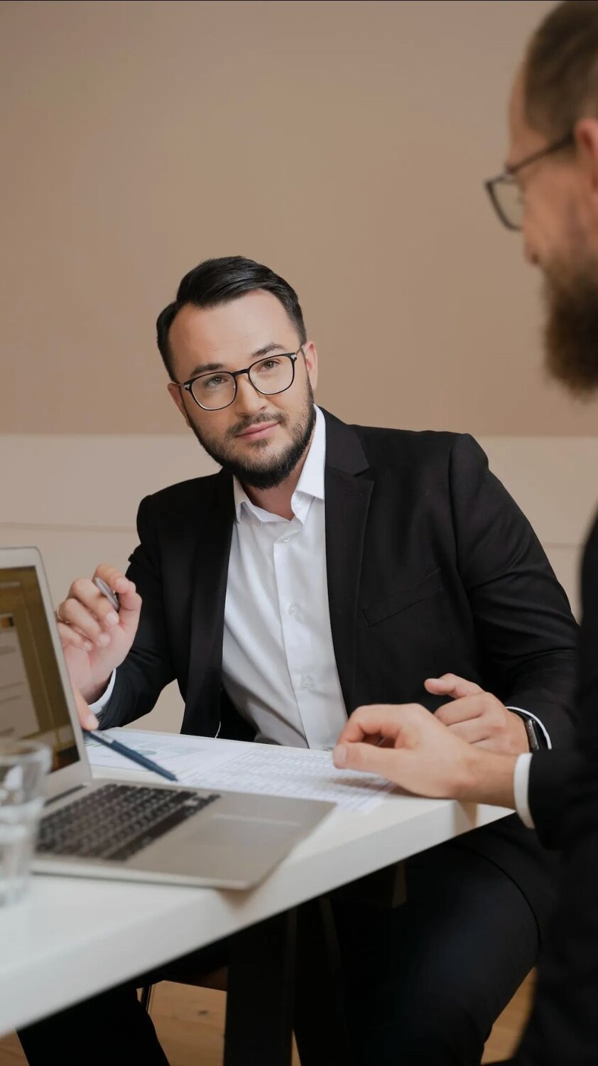 Illustration d'une holding patrimoniale plaçant sa trésorerie en contrat de capitalisation