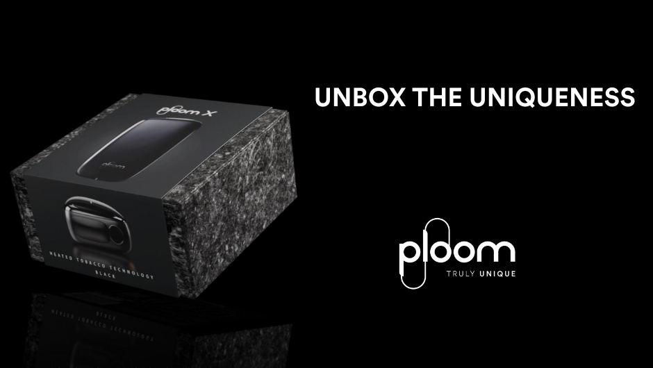 Jedinečný ekologický textilní balení Ploom na černém podkladu.