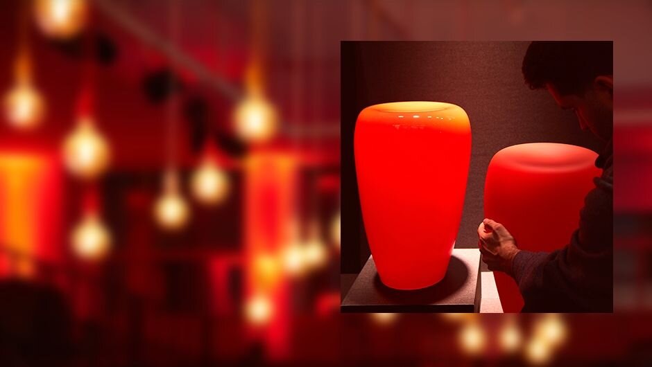 Červené designové doplňky ze skla