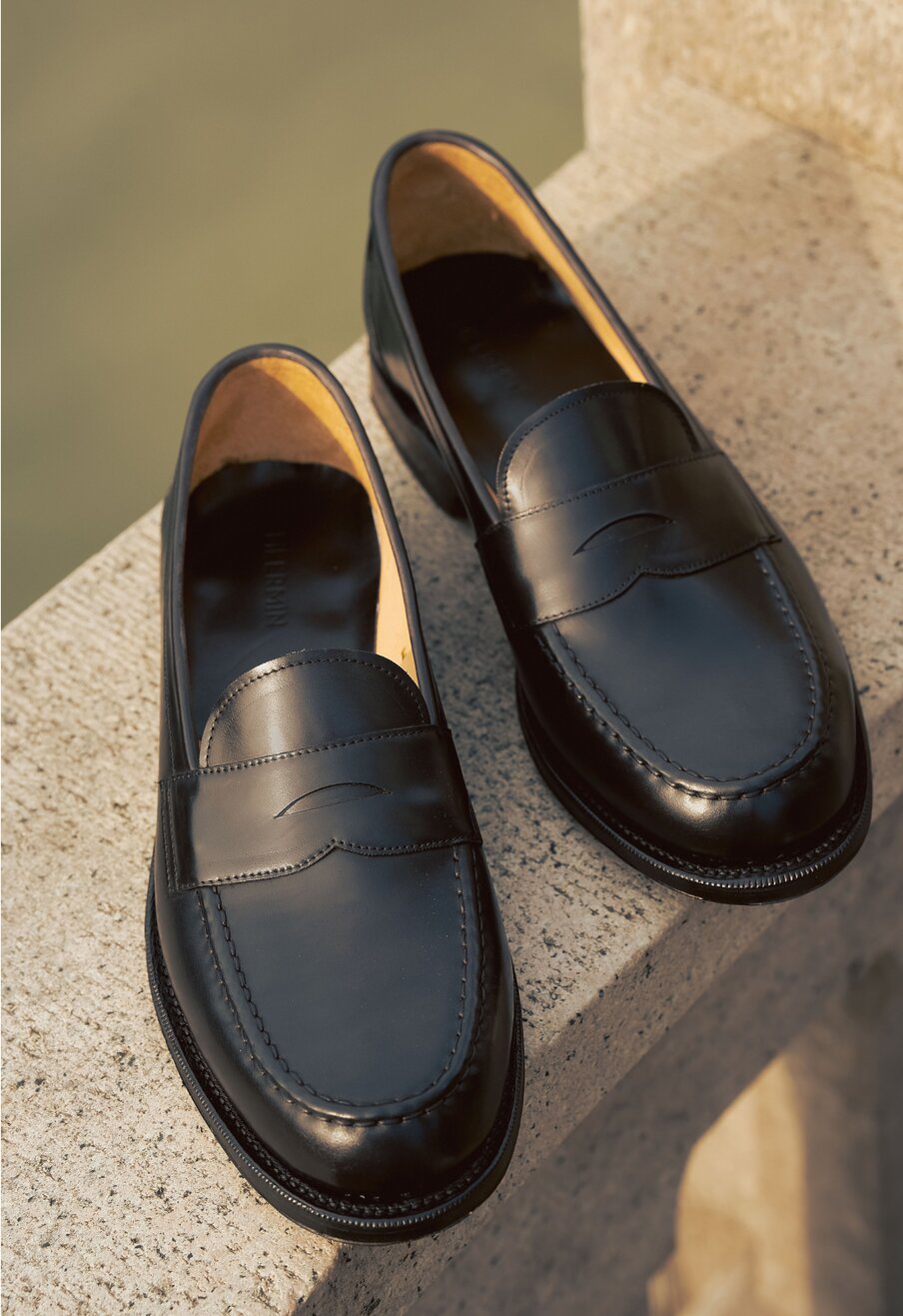 501040 - BLACK HERITAGE SHELL CORDOVAN - E