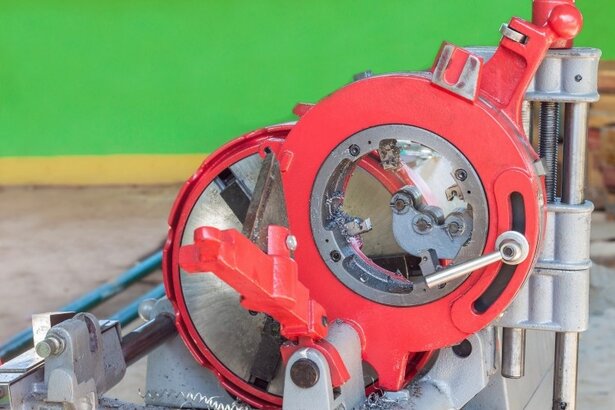 Pipe Threading machine