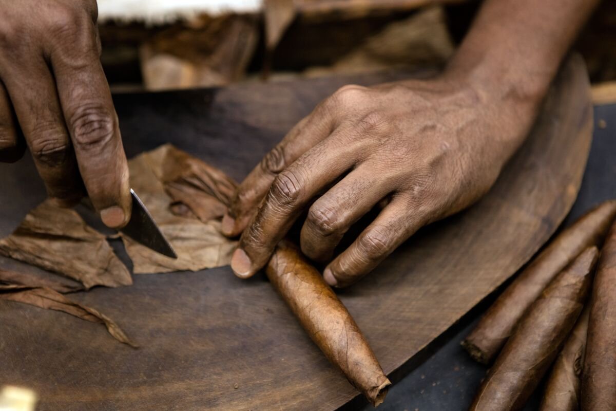 Cigar rolling