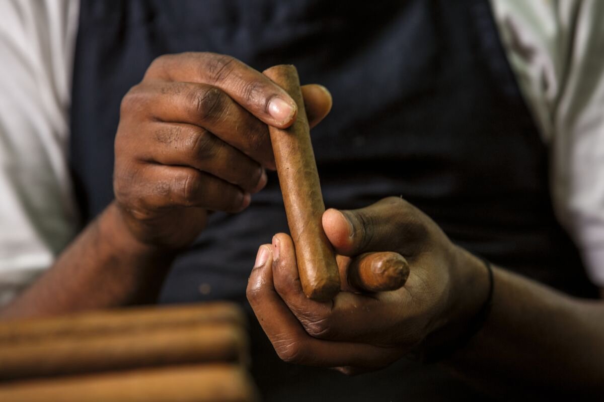 Cigar controlling
