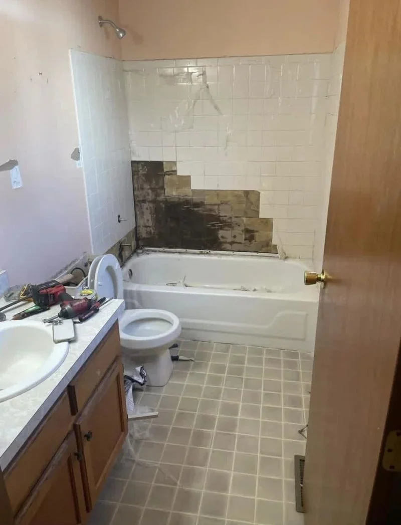 Bathroom remodel before renovation