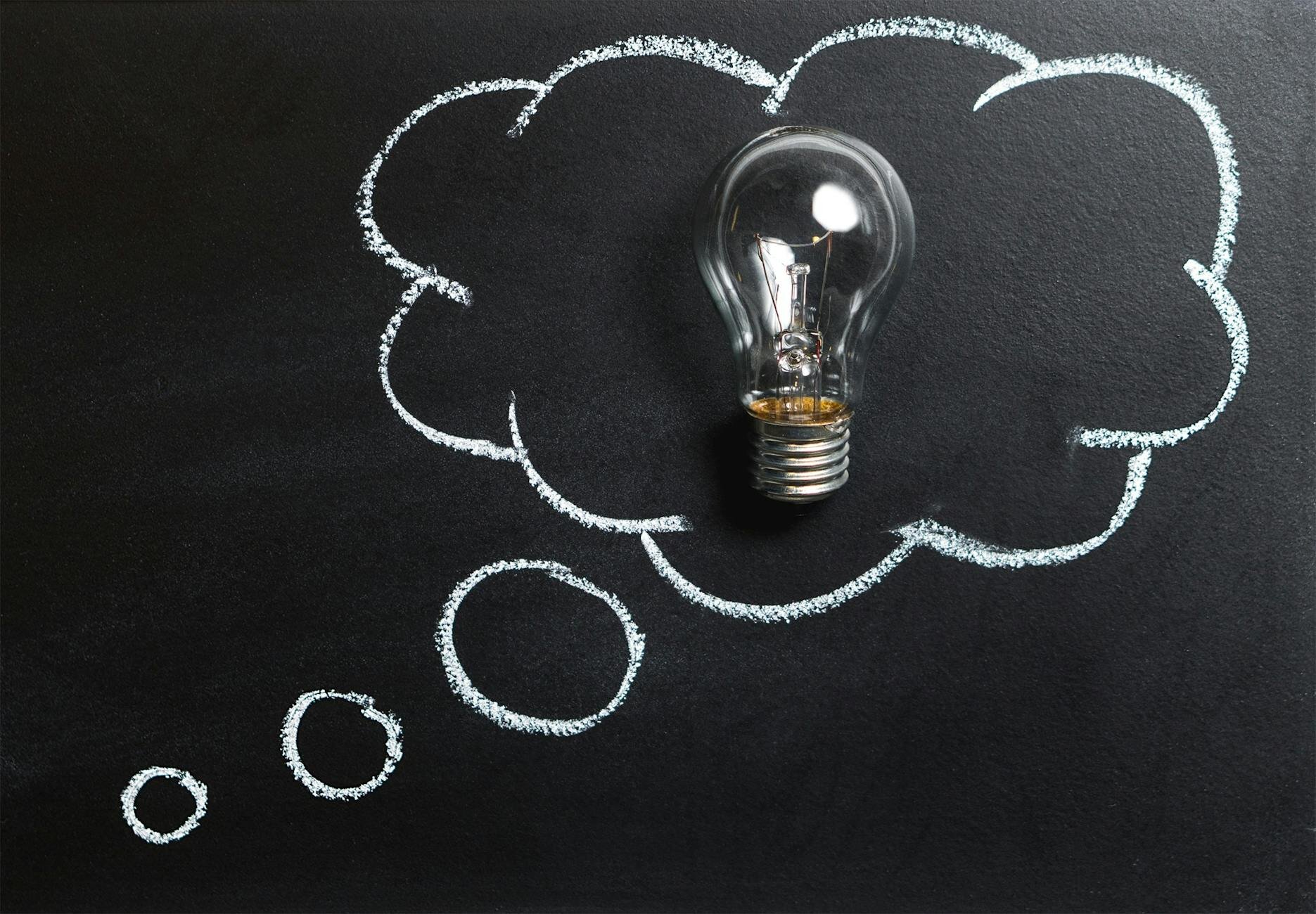 Light bulb in a thought bubble