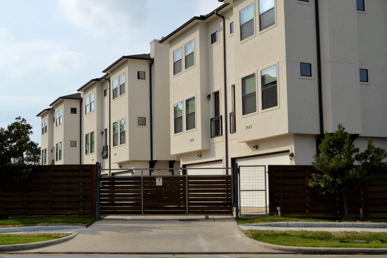 When Should You Form a New Nevada LLC for a Rental Portfolio?