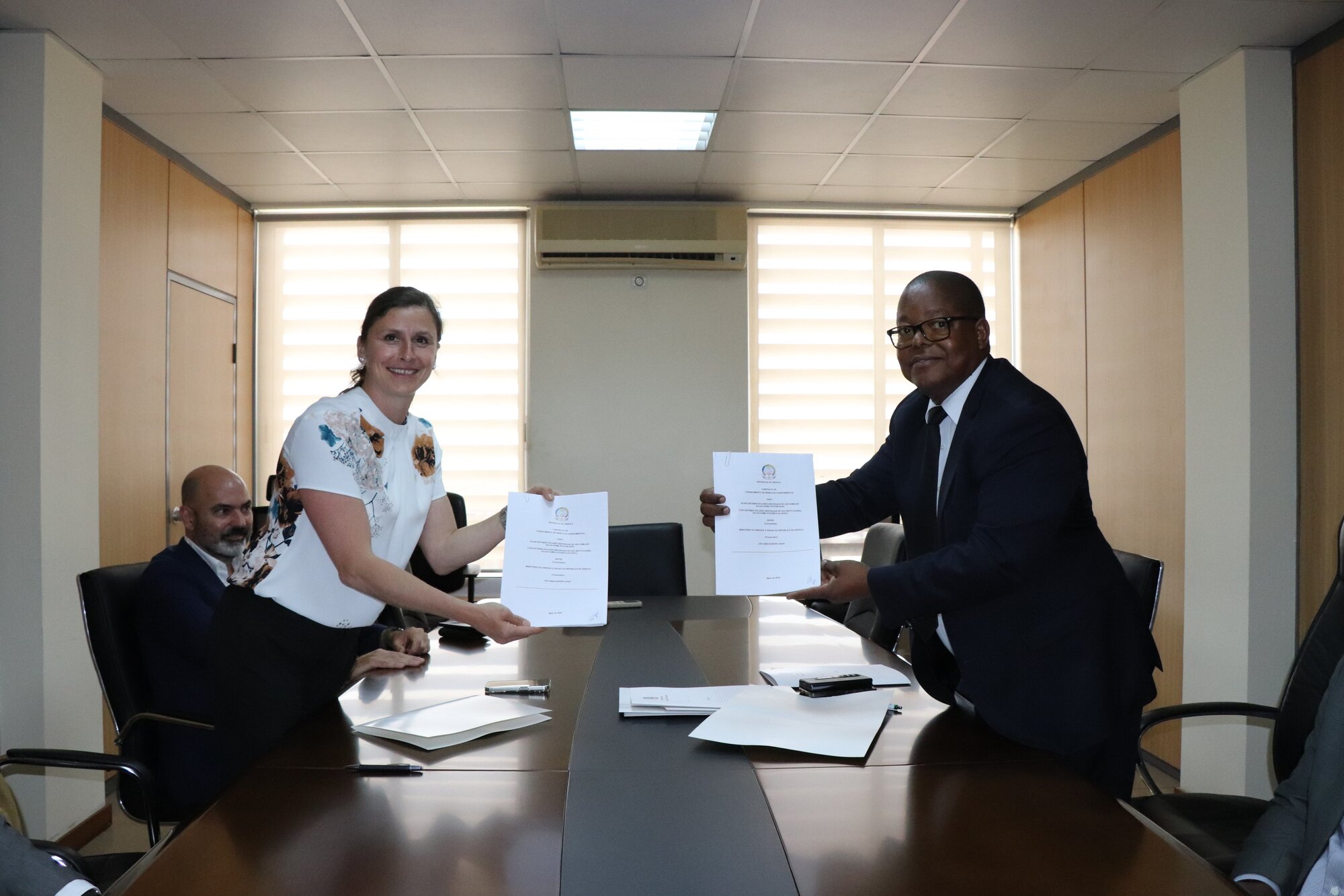 Ministry of Energy and Water of Angola signs contract for 62.250 Solar Home Systems