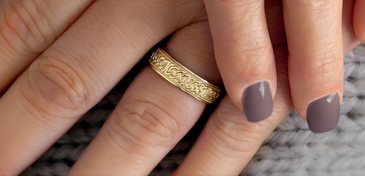 Modern wedding bands in yellow gold, white gold, and platinum with comfort fit designs for daily wear