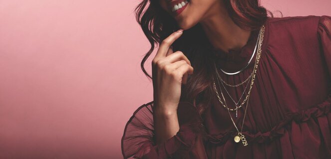 Elegant gold engagement ring with diamond with matching wedding bands by Wedding Bands & Co., Chicago custom jeweler