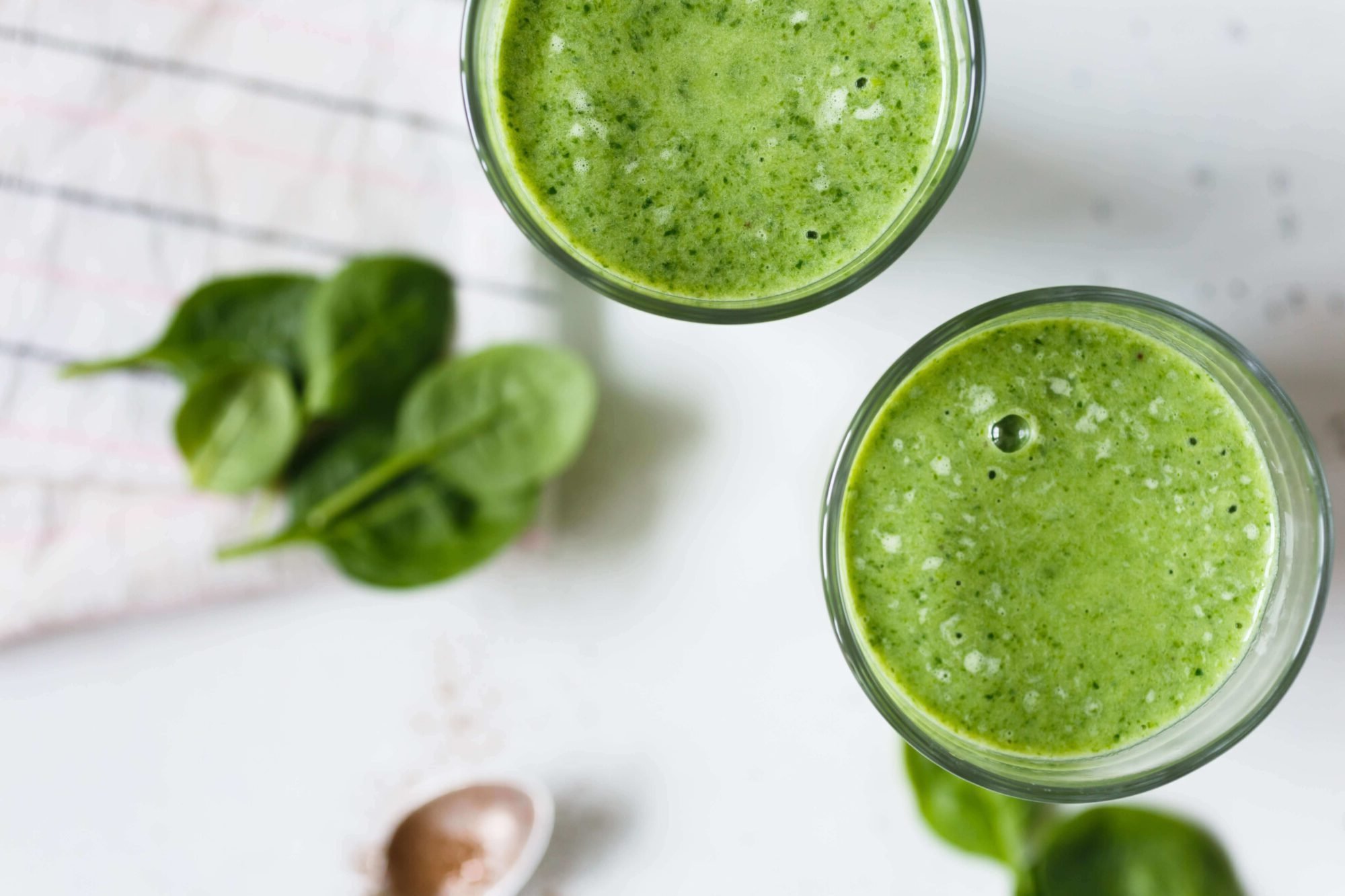 Energieschub: Smoothie mit Apfel, Spinat und Karotte