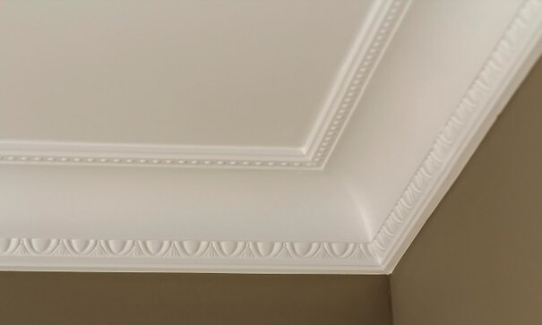 Ceiling molding
