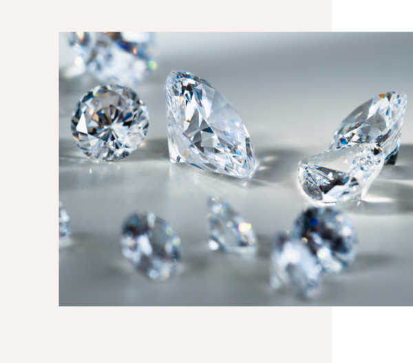 A collection of loose diamonds