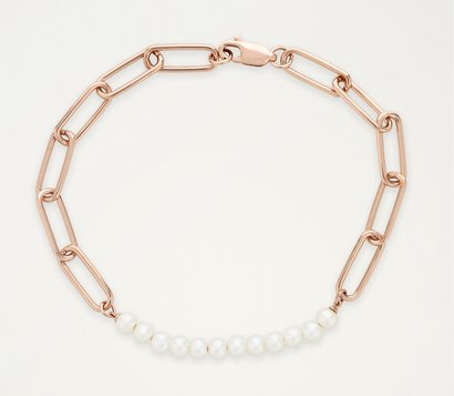 A 4mm pearl link chain bracelet in rose gold vermeil