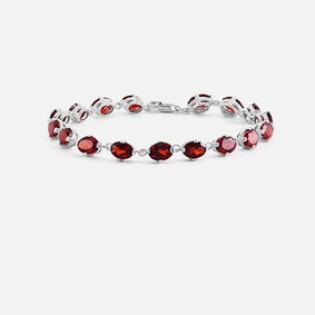 A garnet fashion bracelet