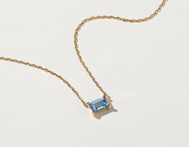 A london blue topaz pendant necklace
