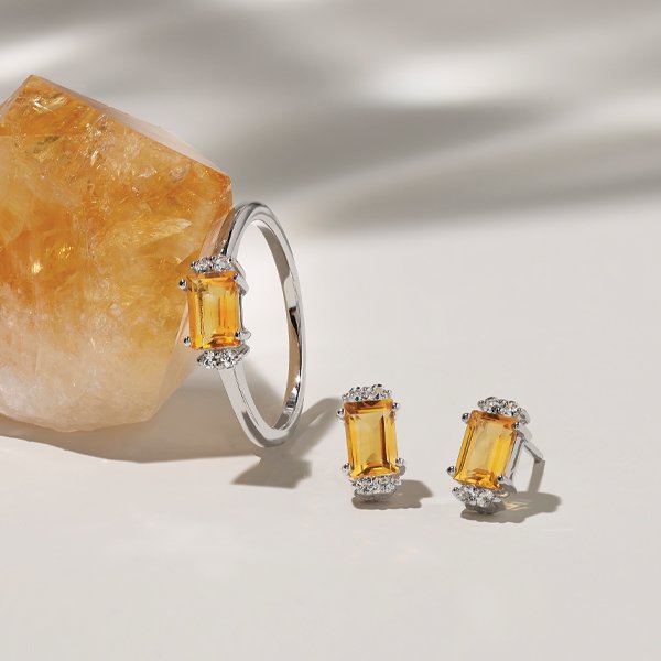 A collection of citrine jewelry