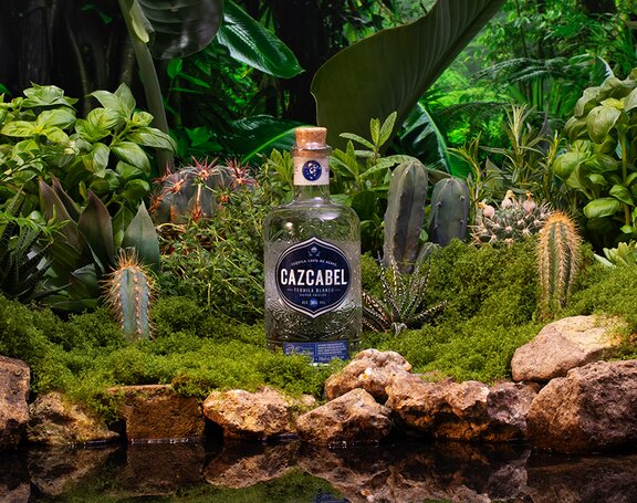 A bottle of Cazcabel Blanco