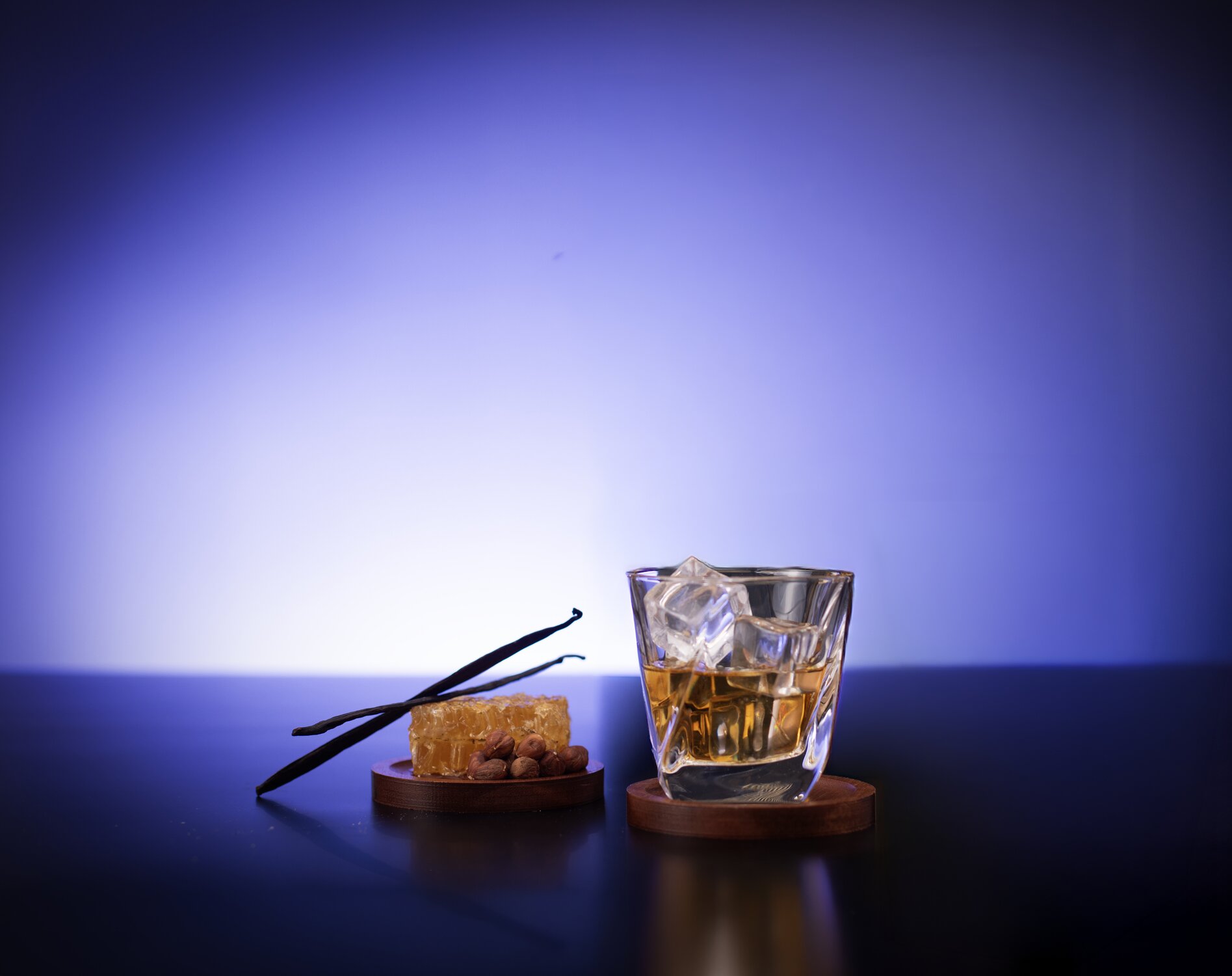 A glass of Johnnie Walker festive blend on ice.