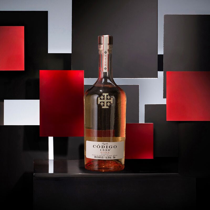 A bottle of Código 1530 Rosa