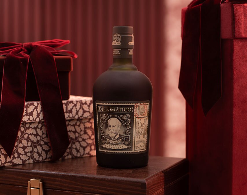 A bottle of Diplomático Reserva Exclusiva