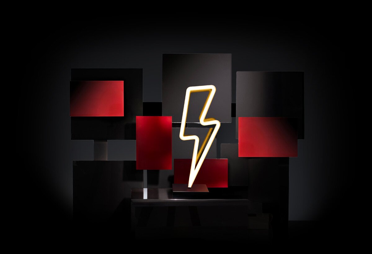 A lightening bolt.