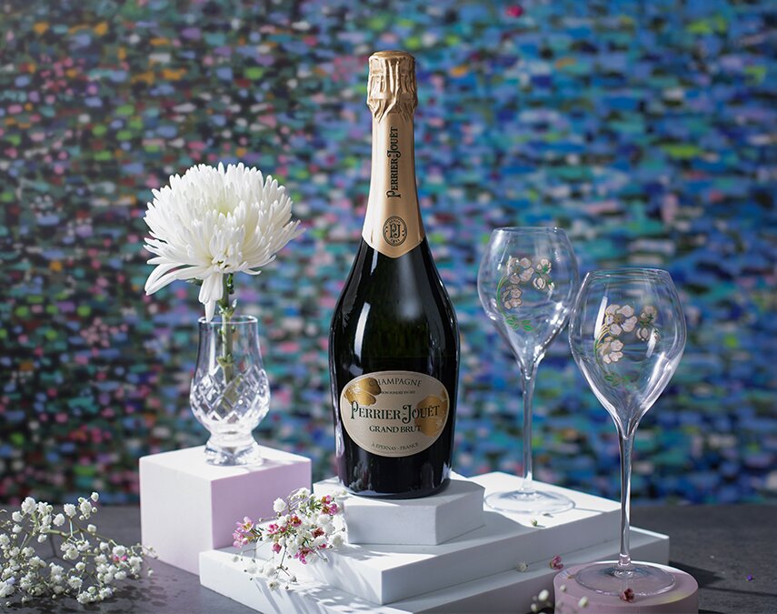 A Perrier-Jouët Grand Brut Gift Pack with 2x Flutes.