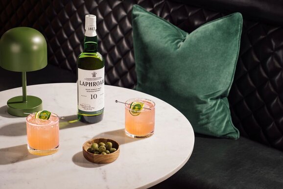 Coachbuilt Fashioned cocktail