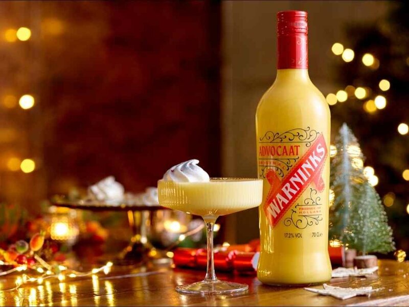 Snowball cocktail