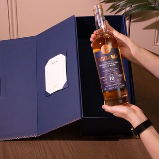 Master of Malt Blue Presentation Box, open