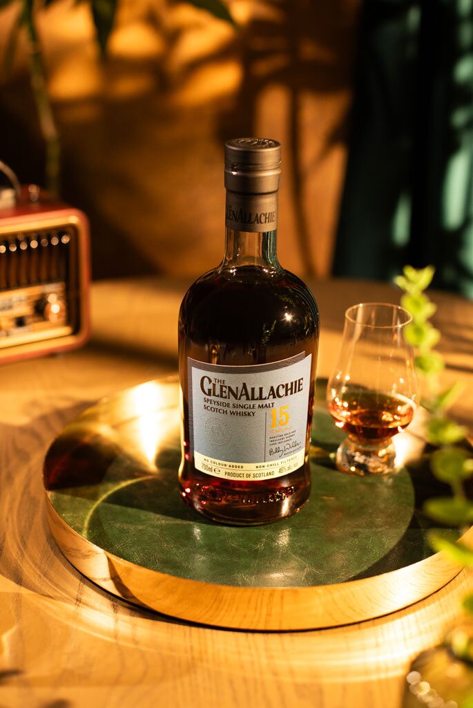 Tomintoul 15 Year Old 2008 Tawny Port Cask Finish whisky bottle with Christmas background