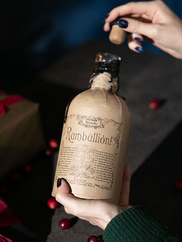 A bottle of Rumbullion! with gift tube