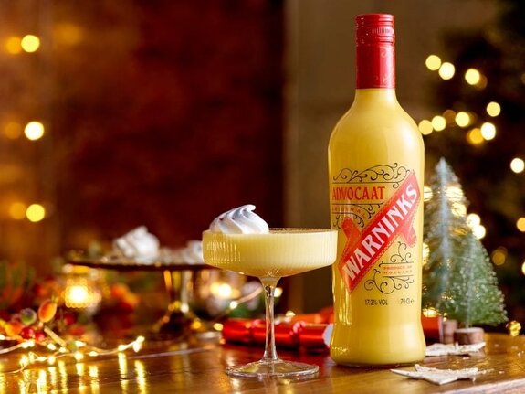 Snowball cocktail