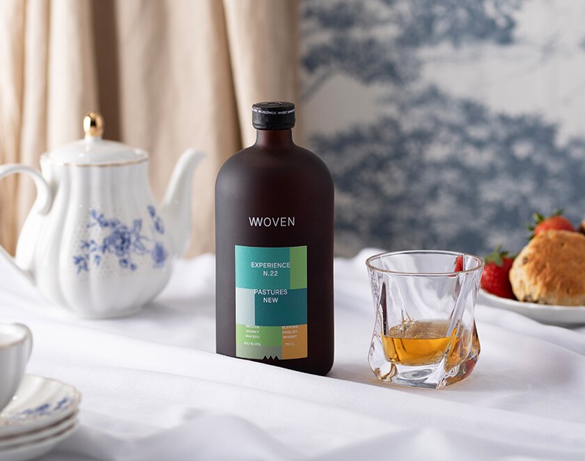 A bottle of Woven Experience N.22 Pastures New