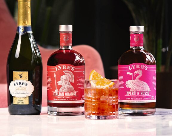 A Lyre's Negroni Sbagliato cocktail.