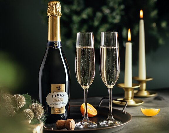 A bottle of Lyre's Non-Alcoholic Sparkling Classico