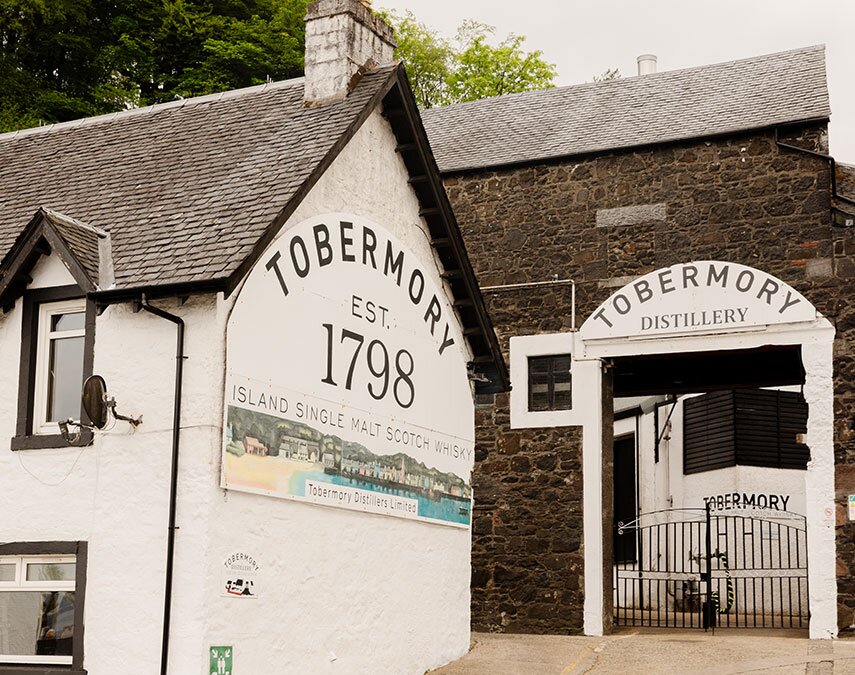 A picture of the Tobermory distillery