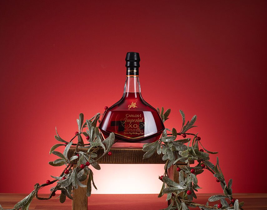 A bottle of Rémy Martin XO Gift Set