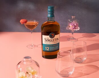A Singleton of Dufftown 12 Year Old Gift Pack with 2x Glasses.