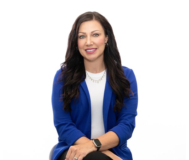 Amber Barna Headshot