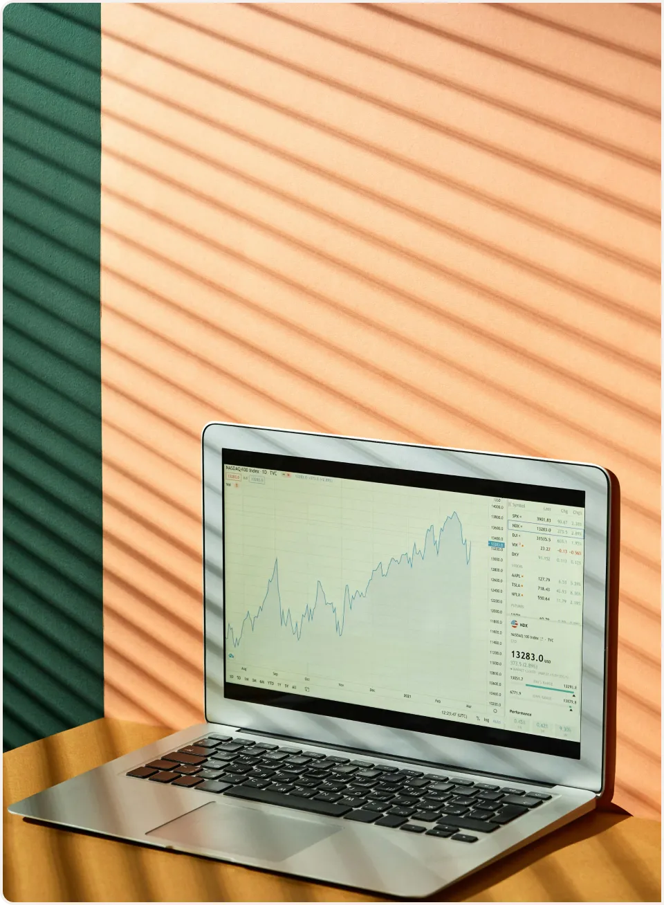 <span style="font-size: 18px;">Investissement en direct</span>