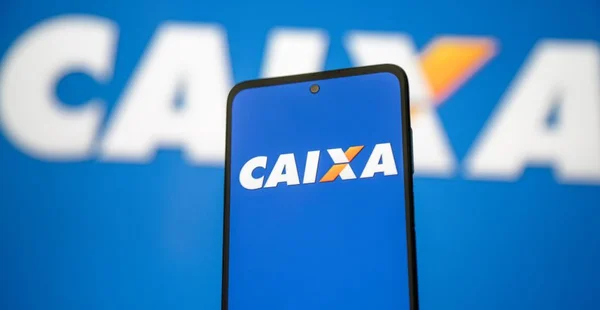 Tela ilustrativa no celular com aplicativo CAIXA economica federal.