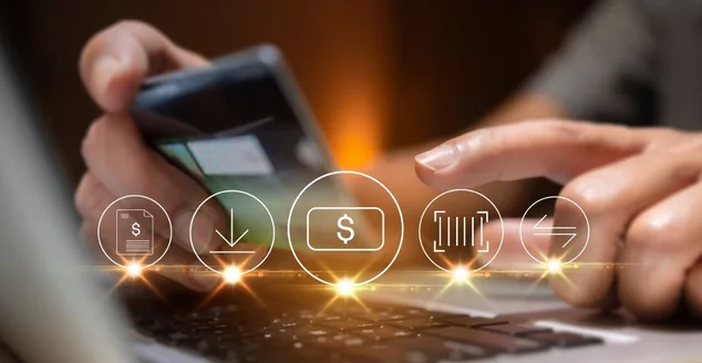Compra on-line por cartão de crédito., e-Commerce Conceito de compra, compra, verificação da lista de preços e encomenda de produtos no site. transação bancária.
